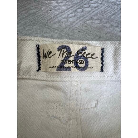 Free People Women’s White Distressed Cut-Off Shorts, size 26, NWT - Picture 4 of 11